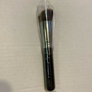 Sigma F88 Flat Angled Kabuki Brush